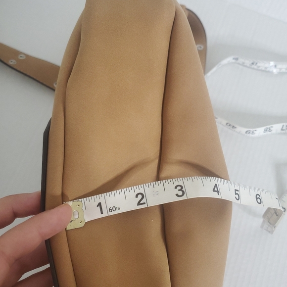 True Religion Suede PU Hobo Crossbody Bag Tan Adjustable Strap Zip Top Y2k Urban - Picture 9 of 15